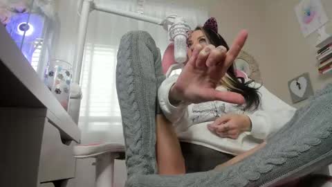 modeljenlynn online show from February 11, 7:16 pm