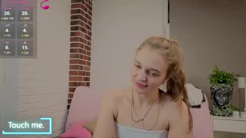 Kylie online show from October 26, 11:00 pm