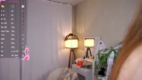 Snapshot of moirebroady chatting on October 30, 11:00 am Laura online show from October 30, 11:00 am