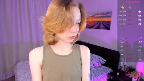 Snapshot of moirebroady chatting on January 25, 11:24 am Laura online show from January 25, 11:24 am