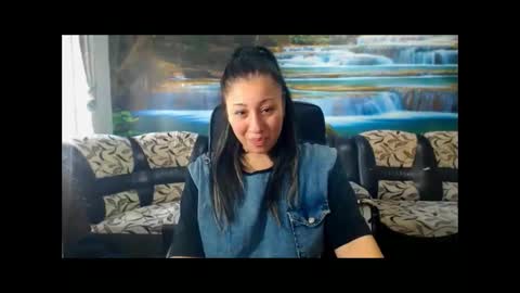 Snapshot of moistmady chatting on October 17, 6:16 am moistmady online show from October 17, 6:16 am