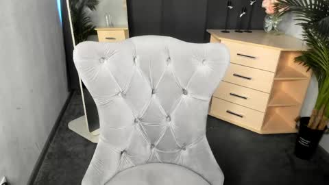 mollie_blush online show from May 18, 1:17 pm