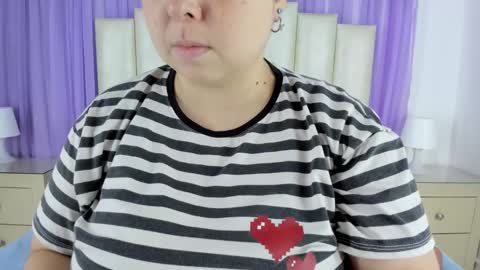 Hey Guys  Im Mollie online show from December 17, 12:22 pm