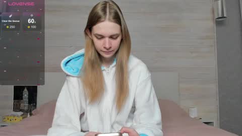 Molly Hunt online show from January 15, 3:11 am