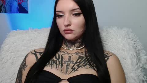 Snapshot of molly_montanaaa chatting on October 18, 3:15 pm Lina online show from October 18, 3:15 pm
