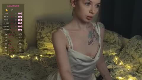 molly_mora online show from November 23, 5:47 pm