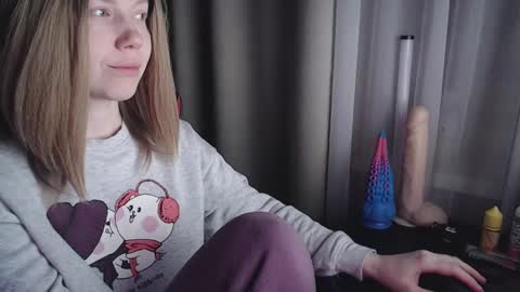 I have new photos come and see with love Molly online show from March 1, 9:59 pm