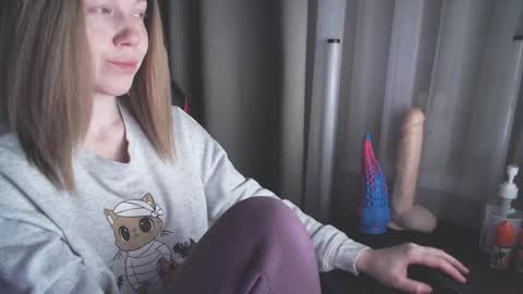 I have new photos come and see with love Molly online show from January 24, 3:43 am