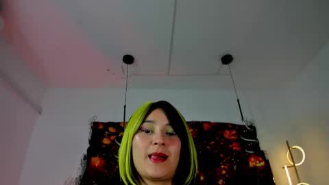 molly_sweetlove online show from October 16, 7:05 pm