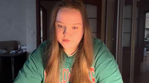 Alice online show from April 23, 3:03 pm