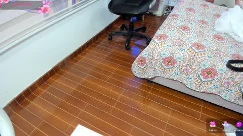 Snapshot of mollycraft chatting on February 8, 11:33 am Molly online show from February 8, 11:33 am