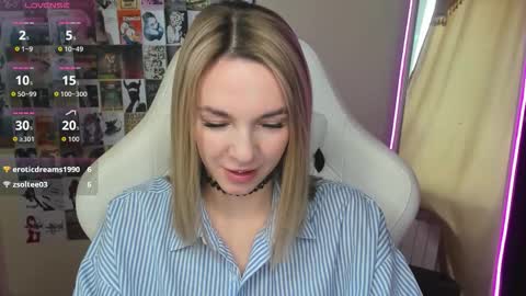 Snapshot of mollydevonn chatting on October 17, 1:31 am Molly online show from October 17, 1:31 am