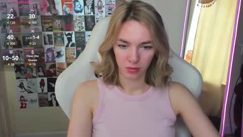 Snapshot of mollydevonn chatting on September 20, 1:59 am Molly online show from September 20, 1:59 am