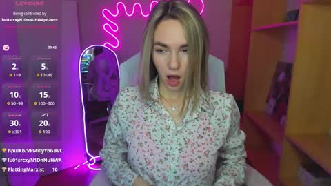 Snapshot of mollydevonn chatting on September 9, 1:27 am Molly online show from September 9, 1:27 am