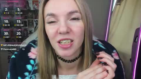 Snapshot of mollydevonn chatting on October 16, 1:30 am Molly online show from October 16, 1:30 am