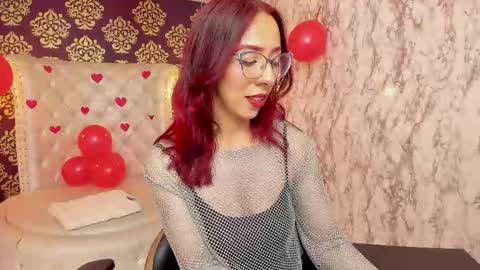 Snapshot of mollyevanss1 chatting on February 23, 3:50 am Molly Evanss online show from February 23, 3:50 am