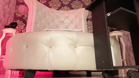 Snapshot of mollyevanss1 chatting on September 13, 2:47 pm Molly Evanss online show from September 13, 2:47 pm