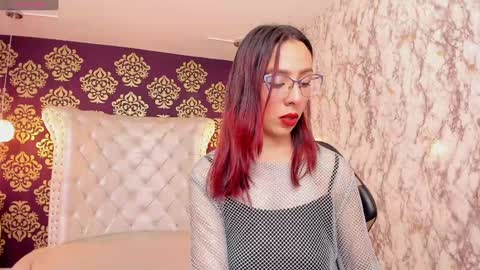 Snapshot of mollyevanss1 chatting on January 21, 4:21 am Molly Evanss online show from January 21, 4:21 am