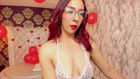 Snapshot of mollyevanss1 chatting on February 22, 3:56 am Molly Evanss online show from February 22, 3:56 am