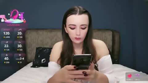 Molly online show from November 27, 9:28 pm