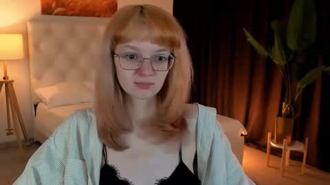 Snapshot of mollyjiggles chatting on October 11, 8:19 am mollyjiggles online show from October 11, 8:19 am