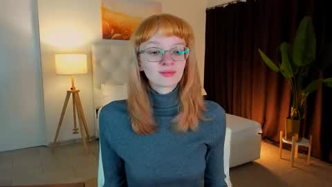 Snapshot of mollyjiggles chatting on October 4, 12:33 pm mollyjiggles online show from October 4, 12:33 pm