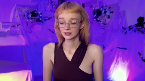 Snapshot of mollyjiggles chatting on October 23, 6:58 pm mollyjiggles online show from October 23, 6:58 pm