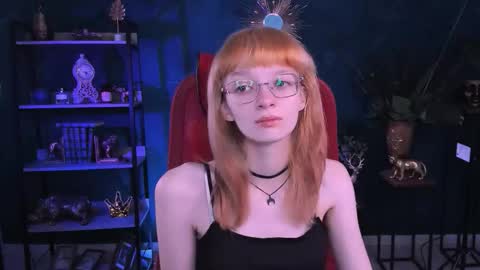 Snapshot of mollyjiggles chatting on October 2, 12:21 pm mollyjiggles online show from October 2, 12:21 pm