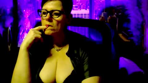 MollySun Nina Randmann online show from May 6, 6:23 pm
