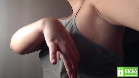 Snapshot of mollywayne chatting on December 5, 10:44 am Molly Join my social networks online show from December 5, 10:44 am