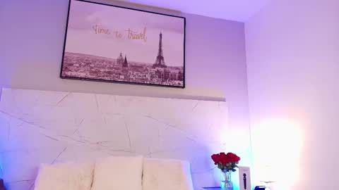 mollywoodd online show from October 17, 4:21 pm