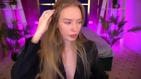 mollyymayy online show from January 16, 10:44 am
