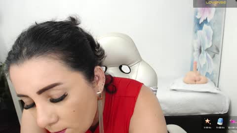 Snapshot of mom_17 chatting on December 24, 4:51 pm Celeste online show from December 24, 4:51 pm