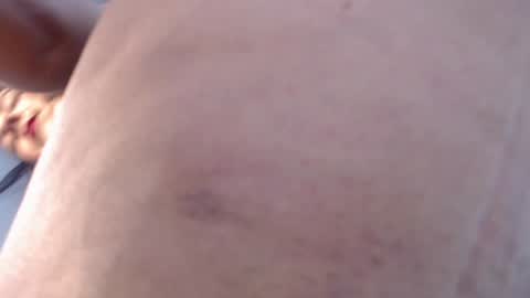 Snapshot of mom_xxx chatting on February 8, 12:17 am Sara online show from February 8, 12:17 am