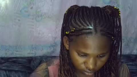 momsdoll online show from April 1, 1:41 pm