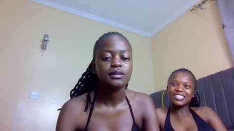 Snapshot of mona_luv1 chatting on October 23, 8:20 am Mona online show from October 23, 8:20 am