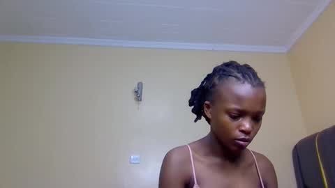 Snapshot of mona_luv1 chatting on October 11, 2:05 am Mona online show from October 11, 2:05 am