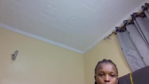 Snapshot of mona_luv1 chatting on October 12, 7:11 am Mona online show from October 12, 7:11 am