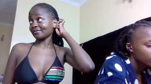 Snapshot of mona_luv1 chatting on October 6, 5:51 pm Mona online show from October 6, 5:51 pm