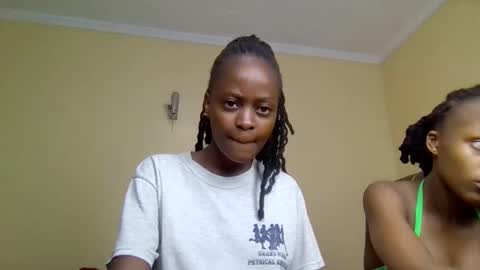 Snapshot of mona_luv1 chatting on October 19, 8:16 am Mona online show from October 19, 8:16 am