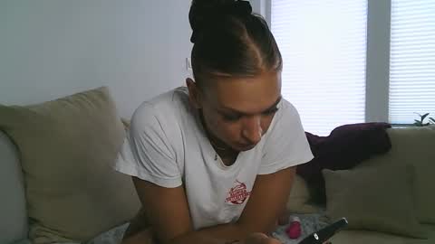 monaa_lisaa online show from December 19, 11:29 am