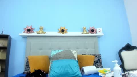 paola online show from October 9, 4:44 pm