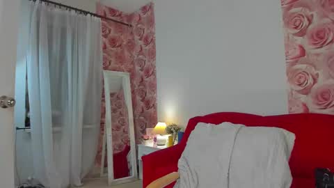 Monica online show from December 18, 7:36 am