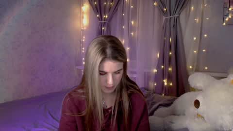 Monica online show from December 11, 9:45 pm