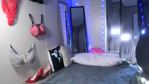 Monica online show from May 27, 2:47 pm