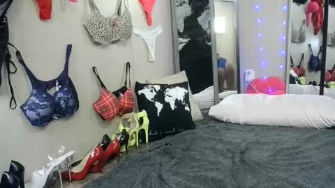 Monica online show from June 8, 9:14 pm