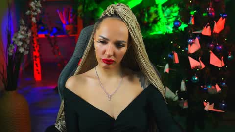 Monika online show from December 9, 12:30 pm