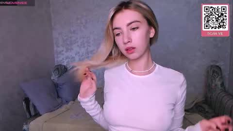 monicamoonlight online show from September 14, 1:53 pm