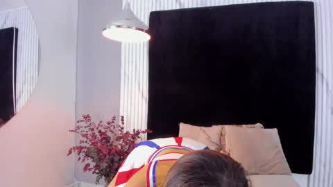 Snapshot of monik_fox_cr chatting on October 15, 9:28 pm MONIK FOX online show from October 15, 9:28 pm