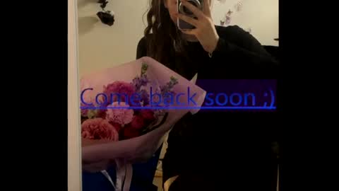 Monika online show from August 6, 2:35 pm